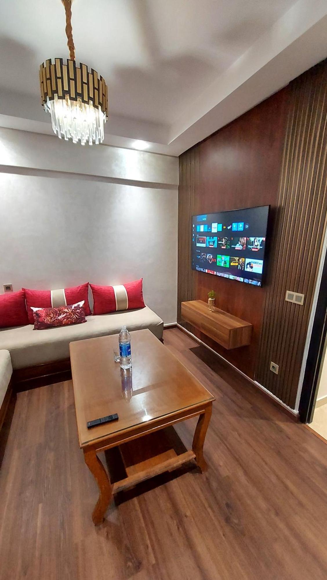 Luxury Downtown Apartment Of 80M2 In Front Of Hassan 2 Mosque And Sea From Family , Pour Famille , Interdit Couples Araabic Non Marie, Forbidden Unmarried Araabic Couples Basement Car Park Casablanca Exterior foto