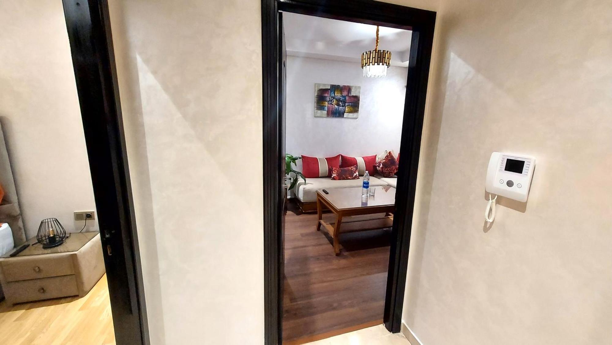 Luxury Downtown Apartment Of 80M2 In Front Of Hassan 2 Mosque And Sea From Family , Pour Famille , Interdit Couples Araabic Non Marie, Forbidden Unmarried Araabic Couples Basement Car Park Casablanca Exterior foto